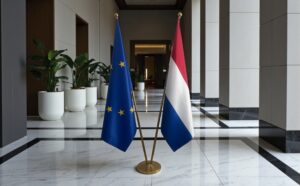 Pavillon Pays-Bas et socle en bois antidérapant