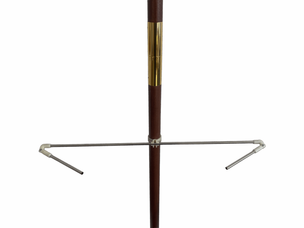 hampe drapeau en bois verni