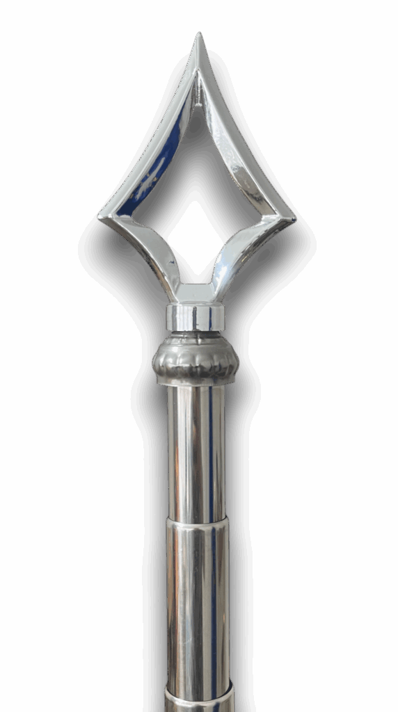 pied drapeau en bois laqué