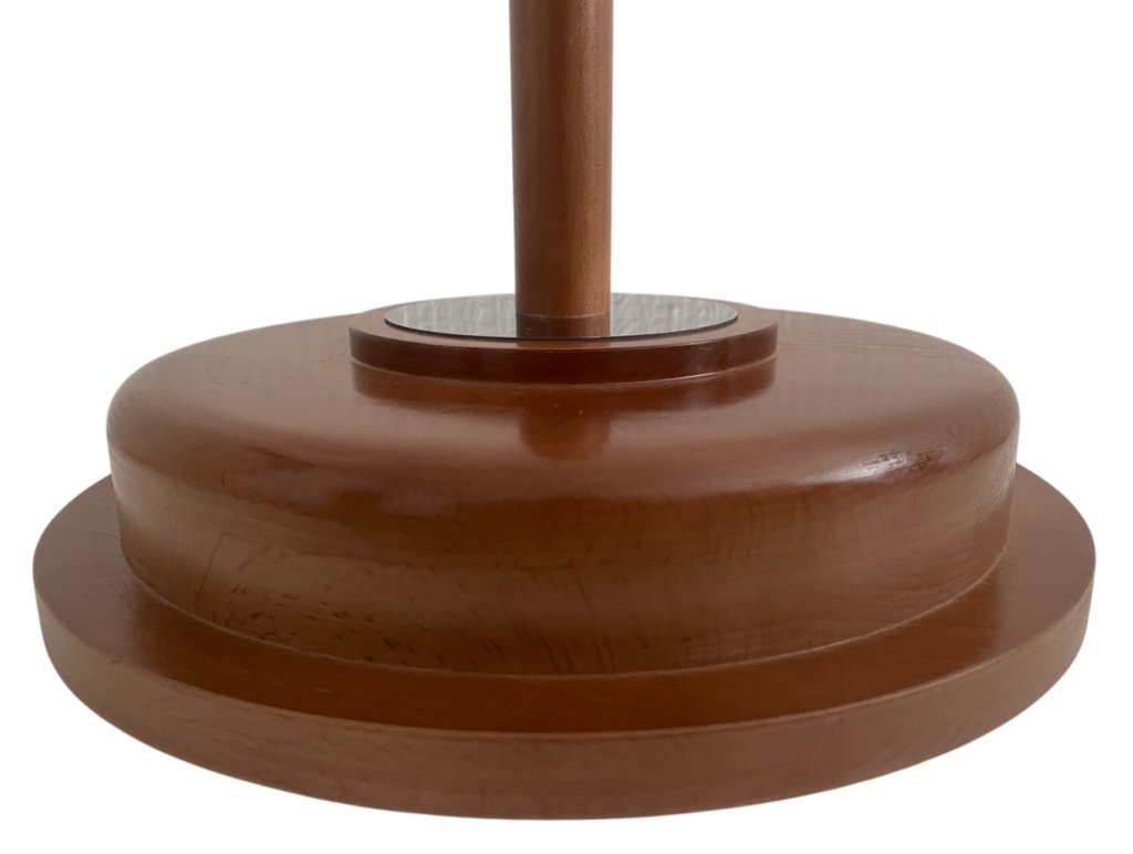 socle drapeau en bois