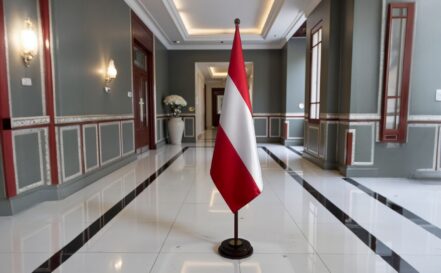 socle drapeau autriche