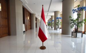 socle drapeau autriche