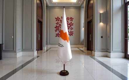 socle drapeau chypre