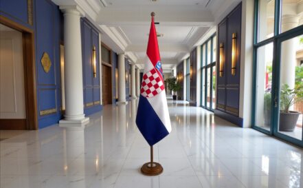 socle porte-drapeau croatie doré professionnel