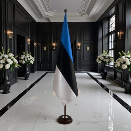 socle drapeau estonie en bois massif de cérémonie