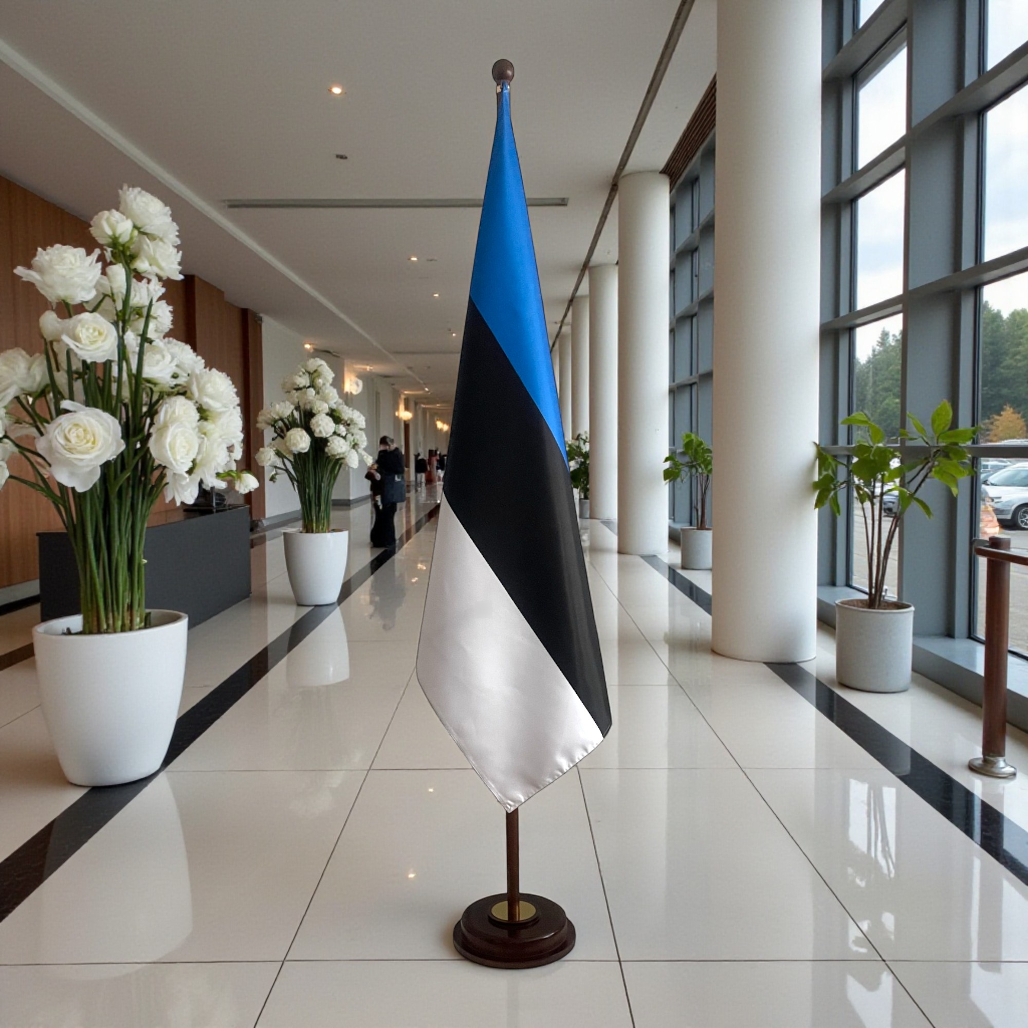 socle drapeau estonie en bois verni de protocole