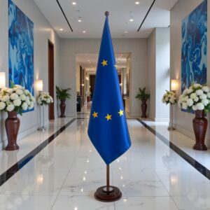 socle drapeau UE en bois massif stable