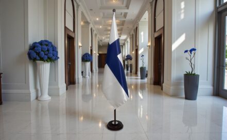 socle drapeau finlande en inox de qualité