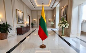 socle porte-drapeau lituanie en inox noire raffiné