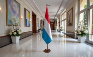 socle drapeau luxembourg