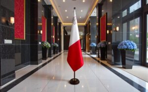 socle drapeau malte en inox brossé institutionnel