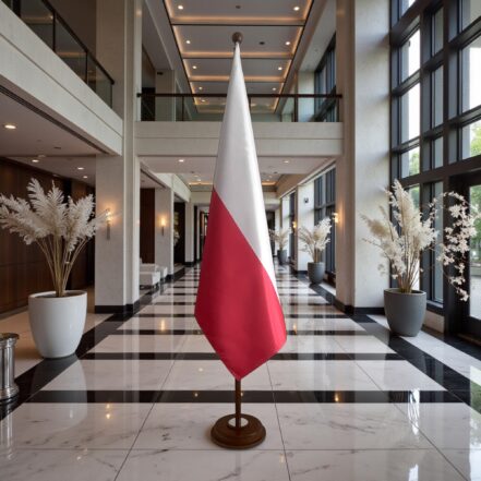 socle porte-drapeau pologne en bois classique