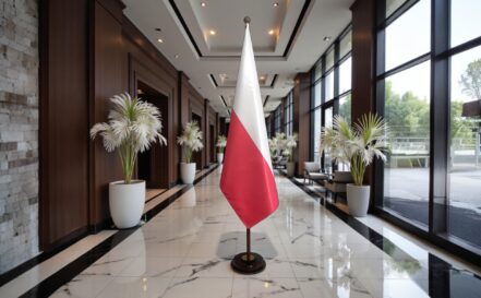 socle drapeau pologne en inox noire antidérapant