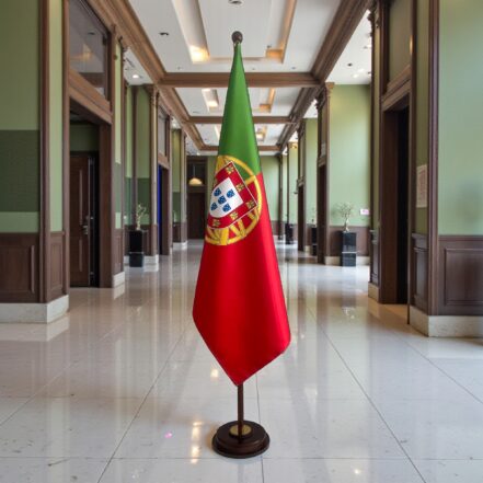 socle drapeau portugal en inox noire institutionnel