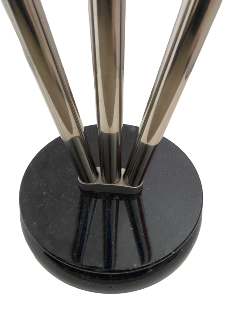 pied socle drapeau en granit