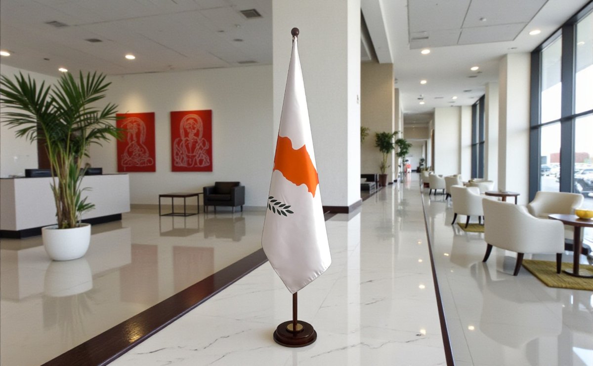 Drapeau bureau chypre en marbre professionnel